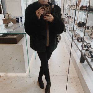 Meet your Posher, Mia